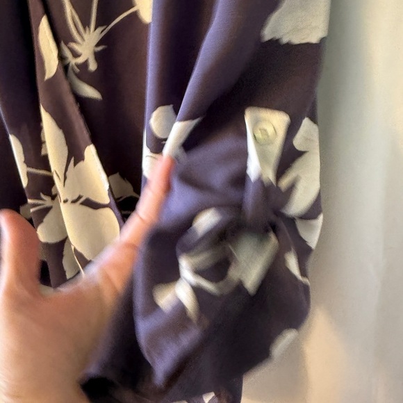West Kei Floral V-Neck Blouse - Lavender and White - Picture 3 of 11